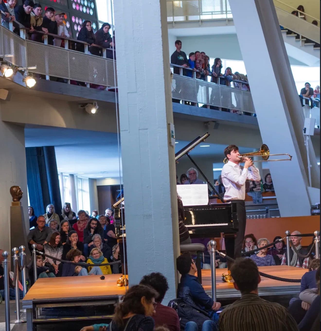 Víctor performing at the Amsterdam Conservatorium